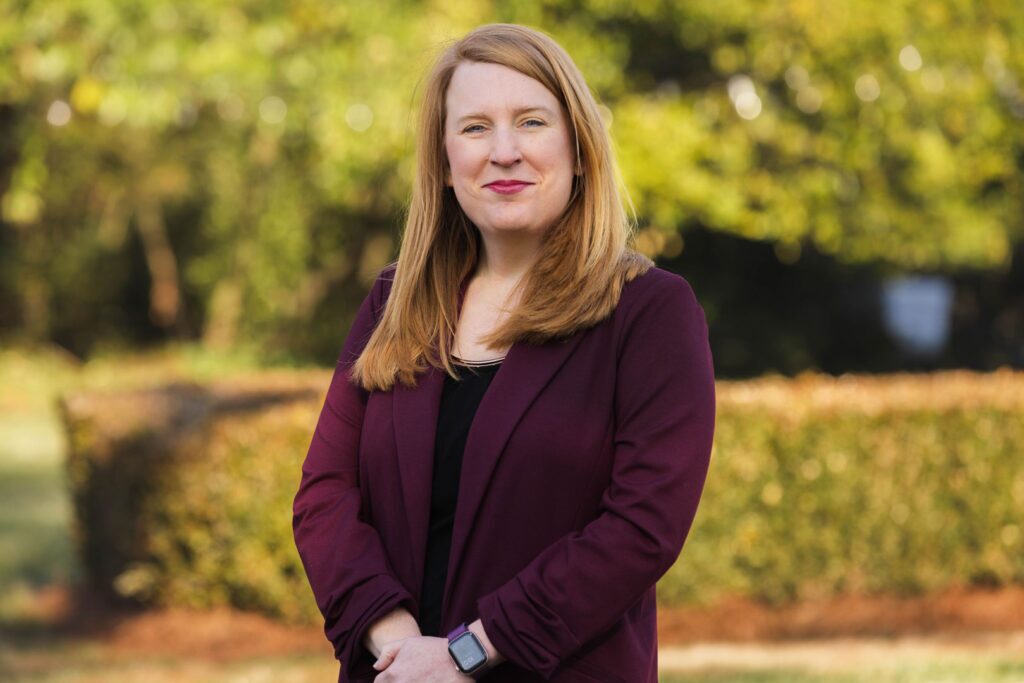 Wendy Smith Headshot