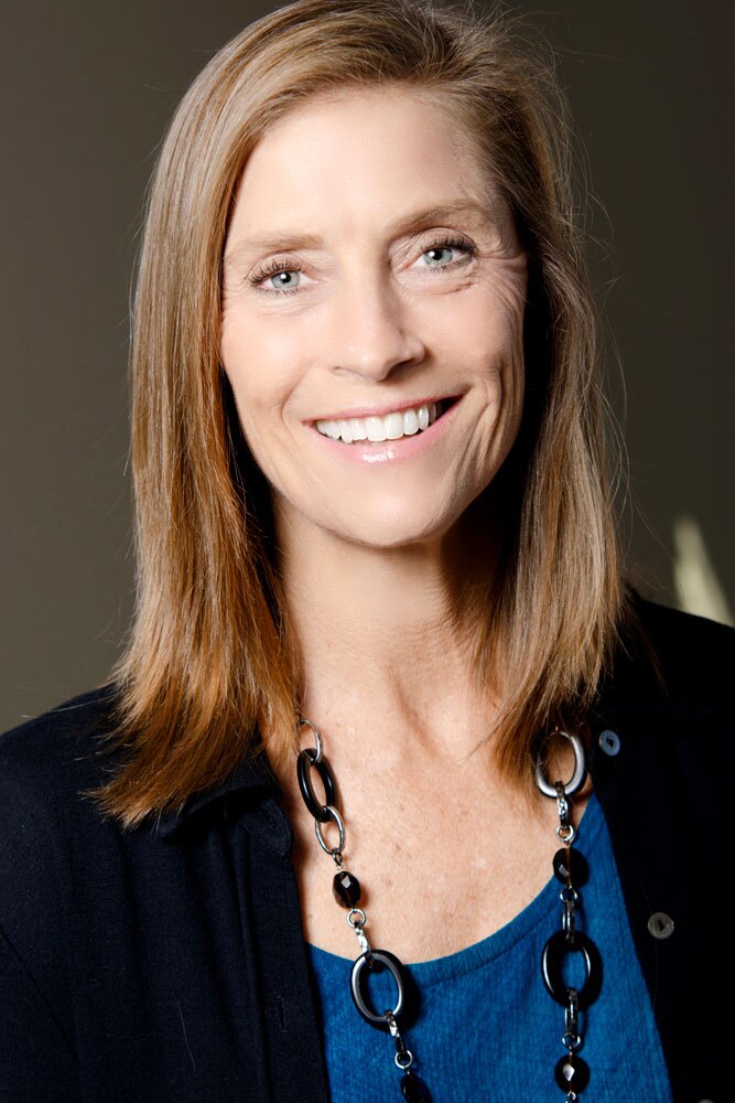 Shellie Cash Headshot