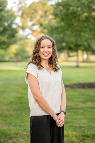 chloe's headshot.jpg optimized chloe's headshot.jpg optimized