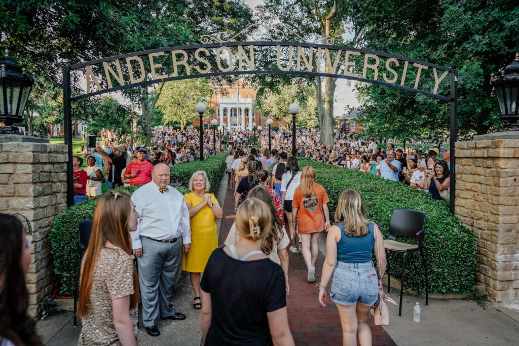 Archway Walk presidential welcome