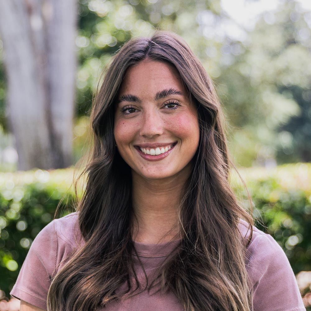 VICTORIA UVA HEADSHOT 1
